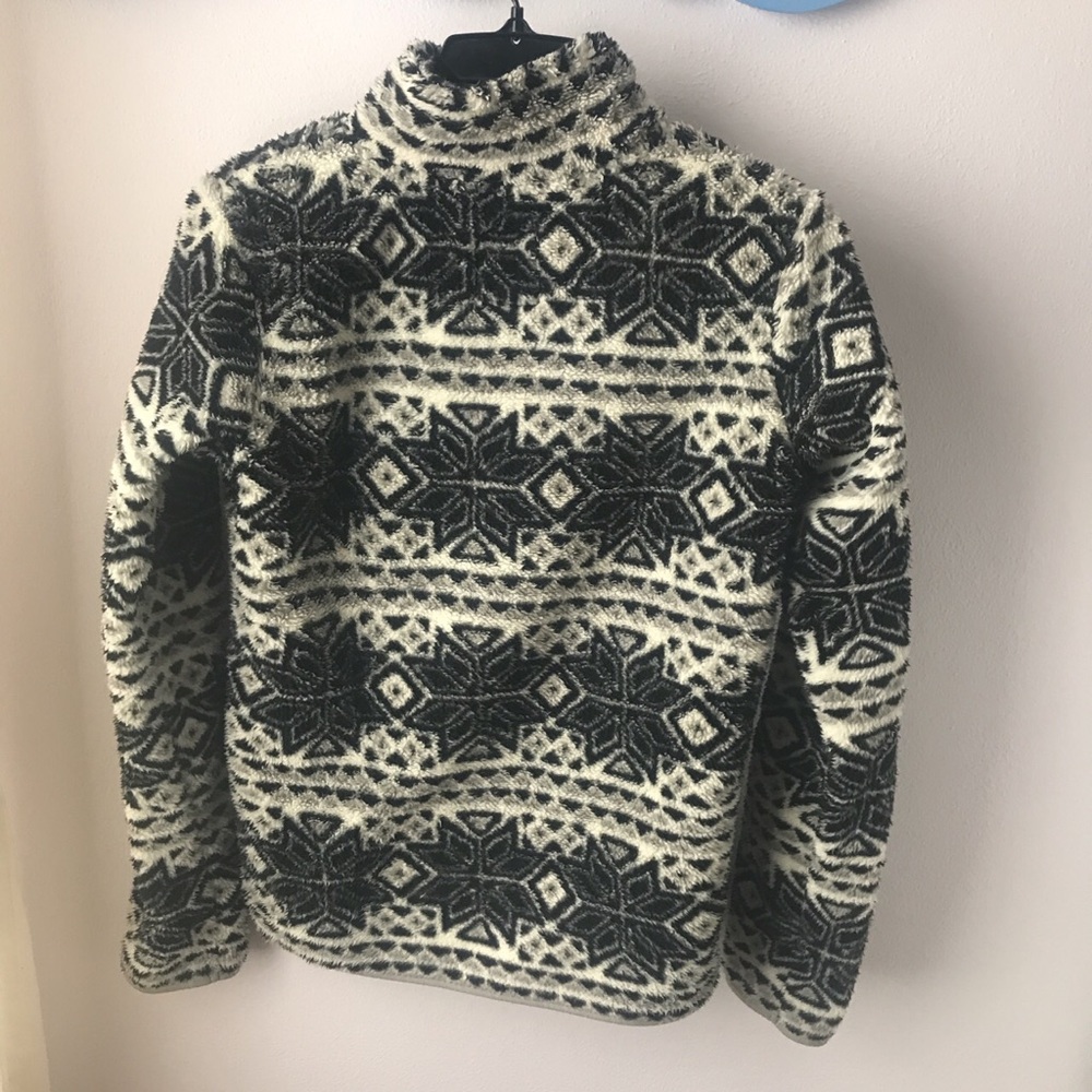 fuzzy pullover - Picture 2 of 3